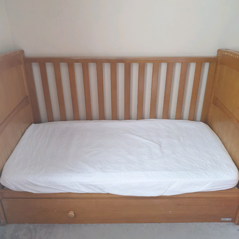 bonito bebe cot bed